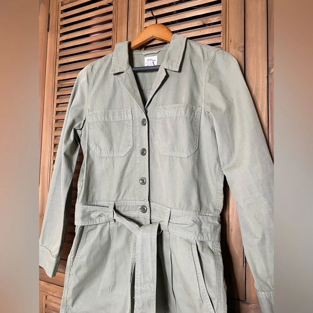 J.Crew khaki foundry Chino short classic coveralls long sleeve romper size 6